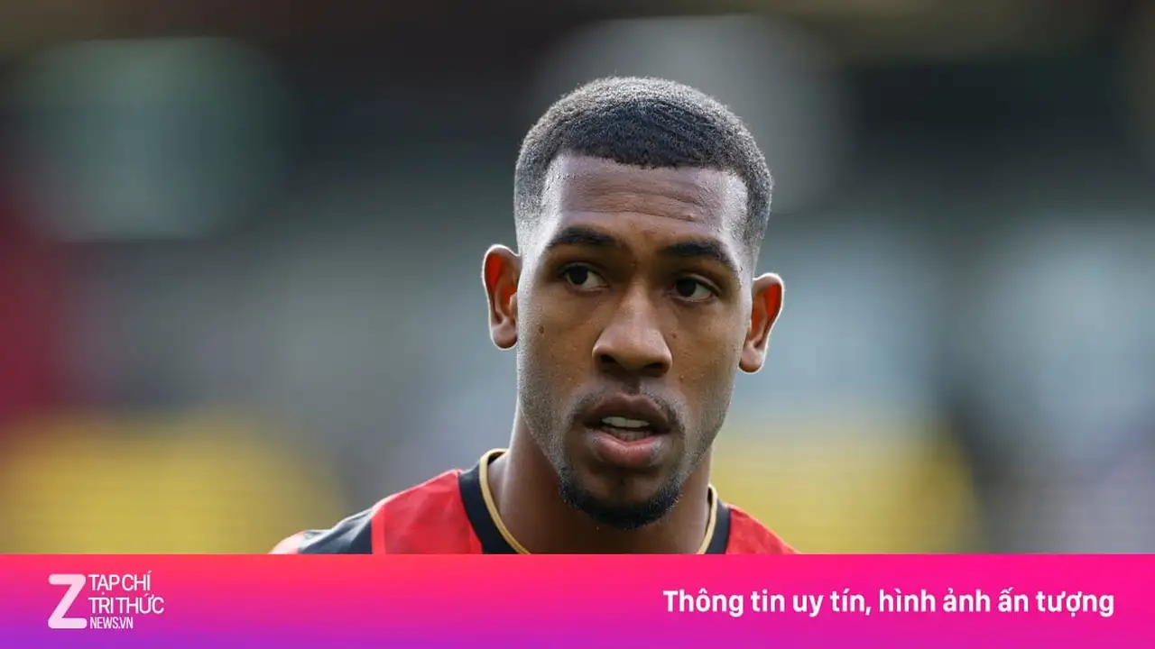 مخاوف داخل مانشستر يونايتد من تألق موهبة شابة تبلغ 19 عاماً